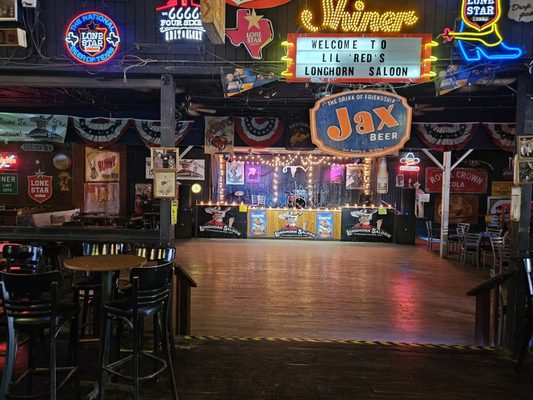 Lil' Red's Longhorn Saloon by null