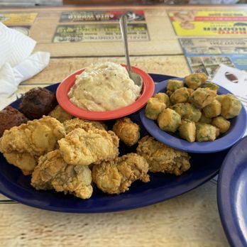 Hunt's Oyster Bar - Fried oysters with okra mashed potatoes - Seafood Near Me - Port St. Joe, Florida