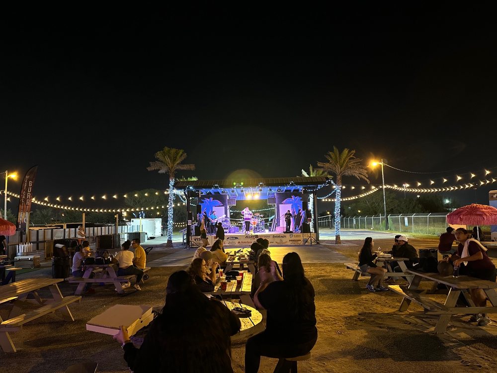 THE MOON ROCK Updated June 2024 13 Photos 1811 W Jefferson Ave