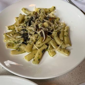 L'Anima - Mushroom pasta with a butter sauce. This was on the specials. - Italian Near Me - Philadelphia, Pennsylvania