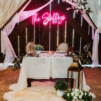 Events by Jessie - Our sweetheart table and all of the decor that she set up - Wedding Planning Near Me