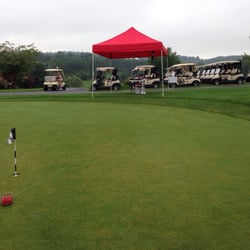 Lakeview Golf Club - A vendor tent set up next to the putting green.