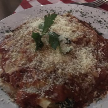 Attenti - Cannoli with ricotta and spinach with tomato  and bechamel sauce - Italian Near Me - México, D.F., DIF