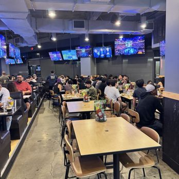 Buffalo Wild Wings - Chicken Wings Near Me - Sherman Oaks, California Buffalo Wild Wings - Chicken Wings Near Me - Sherman Oaks, California