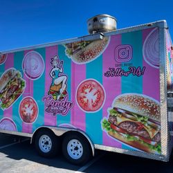 Candy Burger - Candy burger food truck outside back