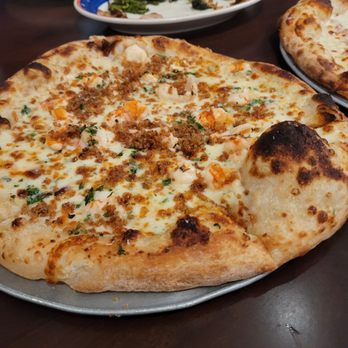 Mad Bene - Shrimp scampi pizza...ohhhh my goodness. It was amazing! - Italian Near Me - Kapolei, Hawaii Mad Bene - Shrimp scampi pizza...ohhhh my goodness. It was amazing! - Italian Near Me - Kapolei, Hawaii