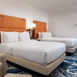 Hilton Palacio del Rio - Guest room