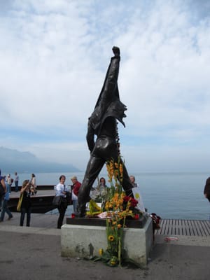 Statue de Freddie Mercury by null