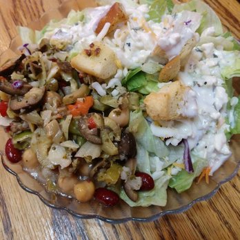 Granzella's Restaurant - House salad came with the prime rib sandwich - Italian Near Me - Williams, California