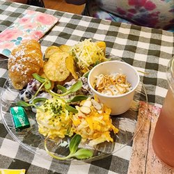 Swanky Tulip Tea Room - Delicious food, stellar teas (comes with cotton candy straws),charming staff and good prices. Wonderful gifts there too! 5 of 5 stars!