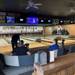 Riverside Lanes - Bowling lanes