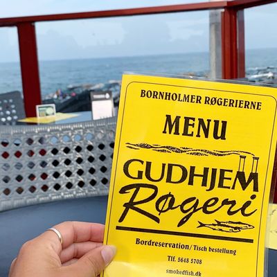 Gudhjem Røgeri by null