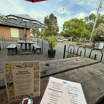 Little Conejo Norte - Nice outdoor ambiance - Mexican Near Me - Ridgefield, Washington