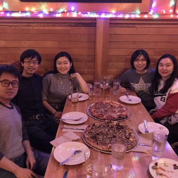 American Flatbread - Booth seat and wide table（for Pizza） - Pizza Near Me - Somerville, Massachusetts