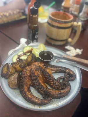 SUSHINOLA Sushi y Marisco estilo Sinaloa. by null