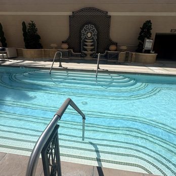 The Palazzo Pool Deck - One of MANY pools at Palazzo - Swimming Pools Near Me - Las Vegas, Nevada