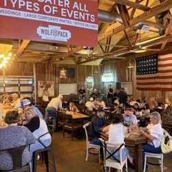 Wolf Pack Woodfired Tavern - Indoor dining area