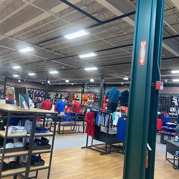 DICK'S Sporting Goods - Sports Wear Near Me - Lombard, Illinois