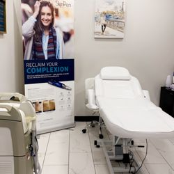 S Glowic MedSpa - Laser center