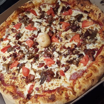 Calzone - It looked good..but no pizzazz to the 'za (all dre $$ed plus ground beef and bacon and onion) - Pizza Near Me - Kirkland, Quebec Calzone - It looked good..but no pizzazz to the 'za (all dre $$ed plus ground beef and bacon and onion) - Pizza Near Me - Kirkland, Quebec