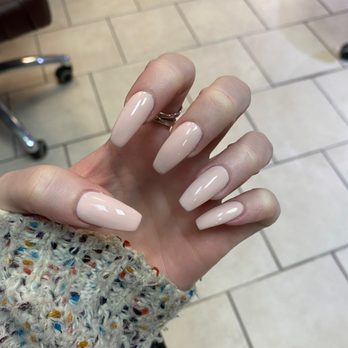 Vie's Nails - Acrylic manicure - Nail Salons Near Me - Chicago, Illinois