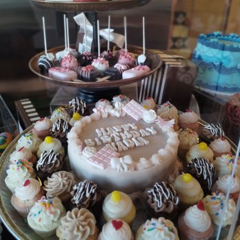 Nadia Cakes TEST - Bakeries Near Me - Palmdale, California