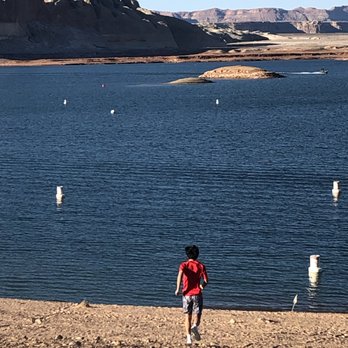 Lake Powell - Running to the Swim Beach. - Lakes Near Me - Page, Arizona