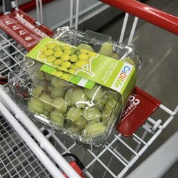 Juciest grapes ever! Here for the samples but there are none Juciest grapes ever! Here for the samples but there are none