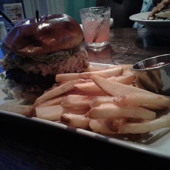 26 Beach Restaurant - California Roll Burger ... - New American Near Me - Venice, California