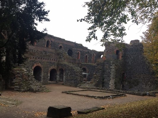 Kaiserpfalz Kaiserswerth by null