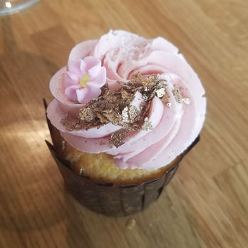 Kingbird - Gold-flaked cupcake - Breakfast & Brunch Near Me - Washington, DC, District of Columbia
