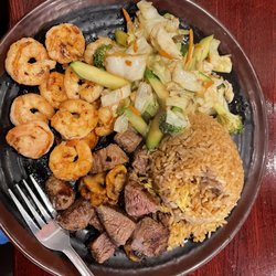 Samurais Steak House - Steak and shrimp with fried rice