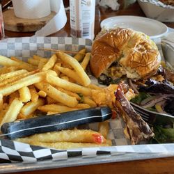 Deltaville Tap & Raw Bar - Brunch burger