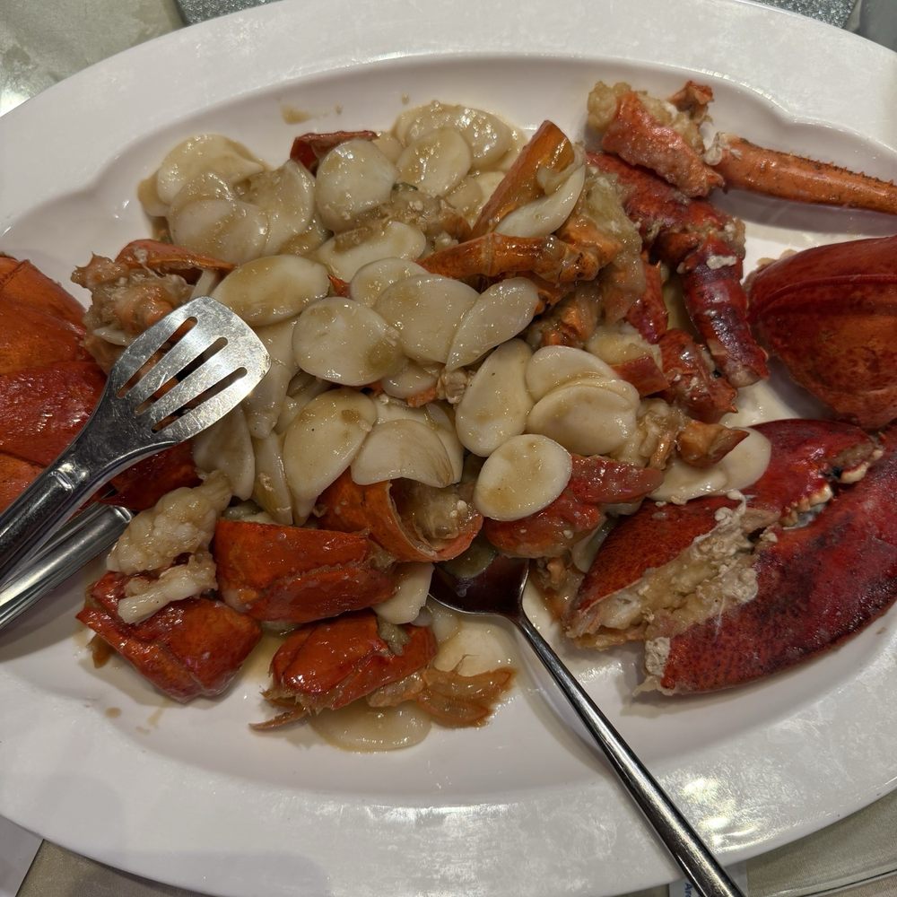 Lobster w/ Rice cakes Lobster w/ Rice cakes