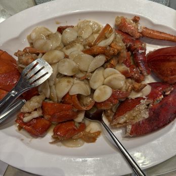 Shanghailander Palace - Lobster w/ Rice cakes - Shanghainese Near Me - Arcadia, California Shanghailander Palace - Lobster w/ Rice cakes - Shanghainese Near Me - Arcadia, California