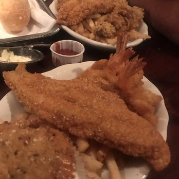 Pappadeaux Seafood Kitchen - Seafood Near Me - Houston, Texas