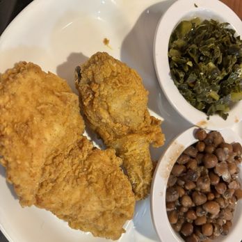 Goldens On the Square - Fried chicken boneless breast and bone-in drumstick; crowder peas, collard greens - Southern Near Me - Newnan, Georgia Goldens On the Square - Fried chicken boneless breast and bone-in drumstick; crowder peas, collard greens - Southern Near Me - Newnan, Georgia