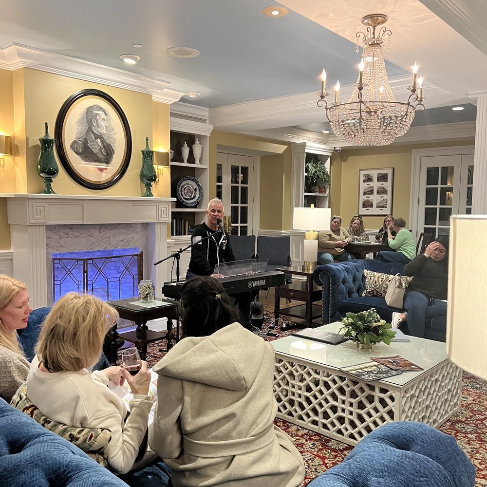 The Marshall House - Lobby live music - Hotels Near Me - Savannah, Georgia