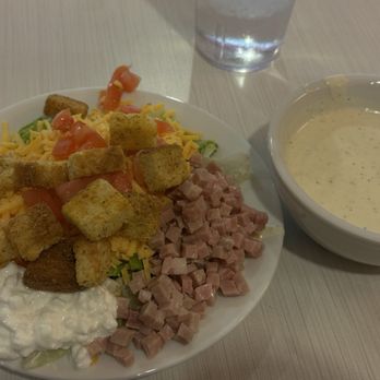 Dolly’s Burgers and Shakes - Salad Bar - Burgers Near Me - Cincinnati, Ohio Dolly’s Burgers and Shakes - Salad Bar - Burgers Near Me - Cincinnati, Ohio