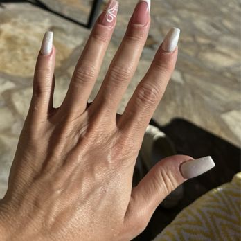 Tami-A Nails Salon - Nail Salons Near Me - Honolulu, Hawaii