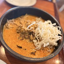 Mama Surang's Thai Kitchen - Amerian wagyu and holy crab curry noodle (khao soi)