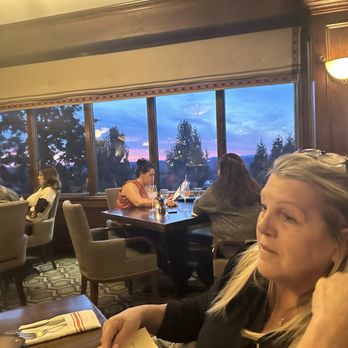 Crystal Tavern - Pattie, enjoying the sunset - American Near Me - Hamburg, New Jersey