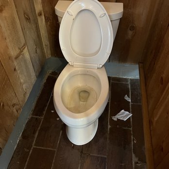 Yosemite Ridge Resort - Nasty looking toilets with no toilet paper - Resorts Near Me - Groveland, California Yosemite Ridge Resort - Nasty looking toilets with no toilet paper - Resorts Near Me - Groveland, California