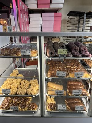 Colonial Donuts by null