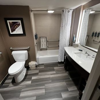 DoubleTree by Hilton Schenectady Downtown - Hotels Near Me - Schenectady, New York