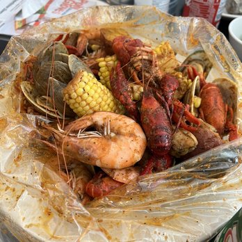 Twist Seafood Restaurant & Bar - Seafood Deluxe - Seafood Near Me - Brooklyn, New York Twist Seafood Restaurant & Bar - Seafood Deluxe - Seafood Near Me - Brooklyn, New York