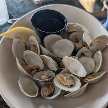 GS Steamers Bar & Grill - Clams appetizer - Pubs Near Me - Oswego, New York
