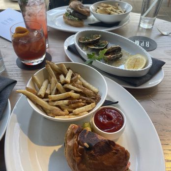 RPM Seafood - Burger, Fries, Oysters - Seafood Near Me - Chicago, Illinois