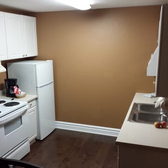 Marin Suites Hotel - Kitchen - Hotels Near Me - Corte Madera, California