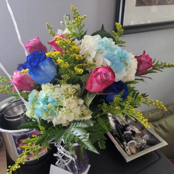 The Miami Florist - The arrangement sent - Florists Near Me - North Miami, Florida The Miami Florist - The arrangement sent - Florists Near Me - North Miami, Florida